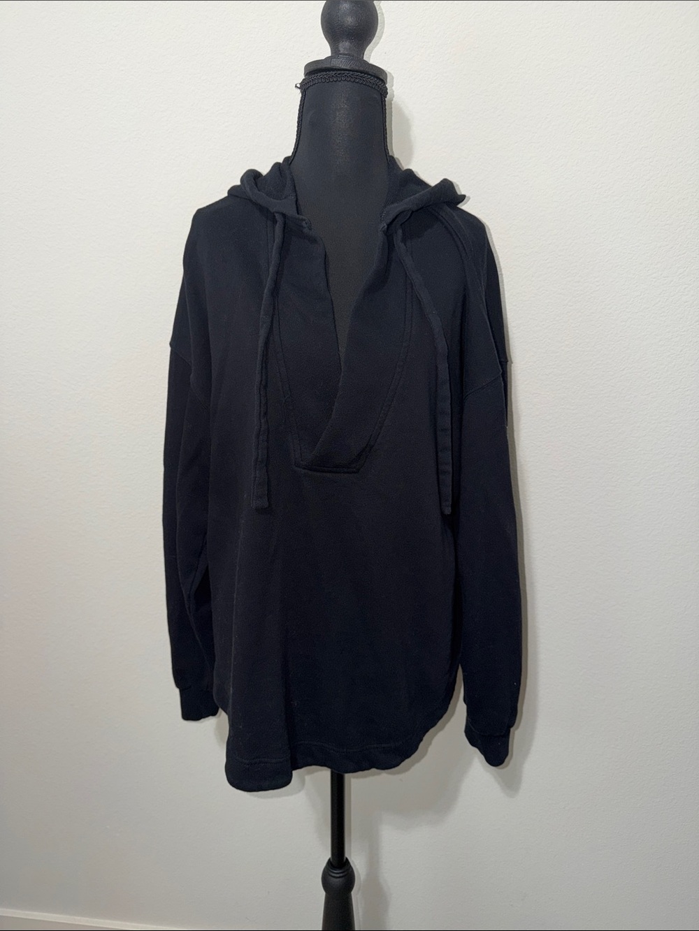 Old Navy women's Black relaxed fit Hooded Pullover SU1